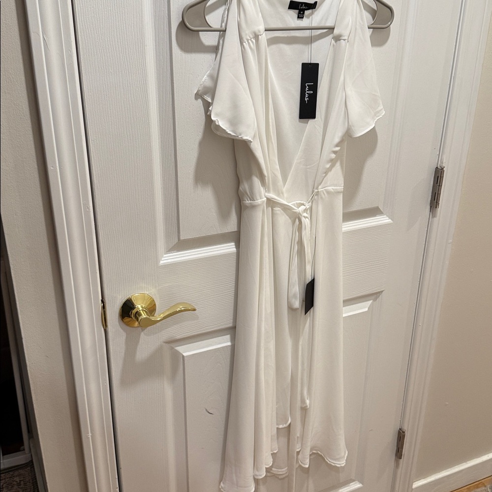 NWT Lulu's White Wrap Dress MEDIUM